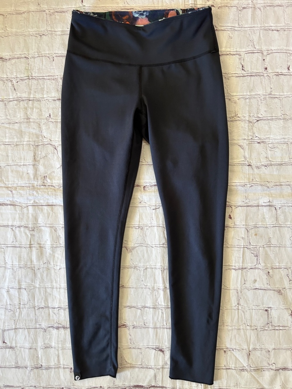 Oiselle Bird Hug Reversible Tights Moody Floral Navy Size 6 Small Soft Pocket - Picture 7 of 8